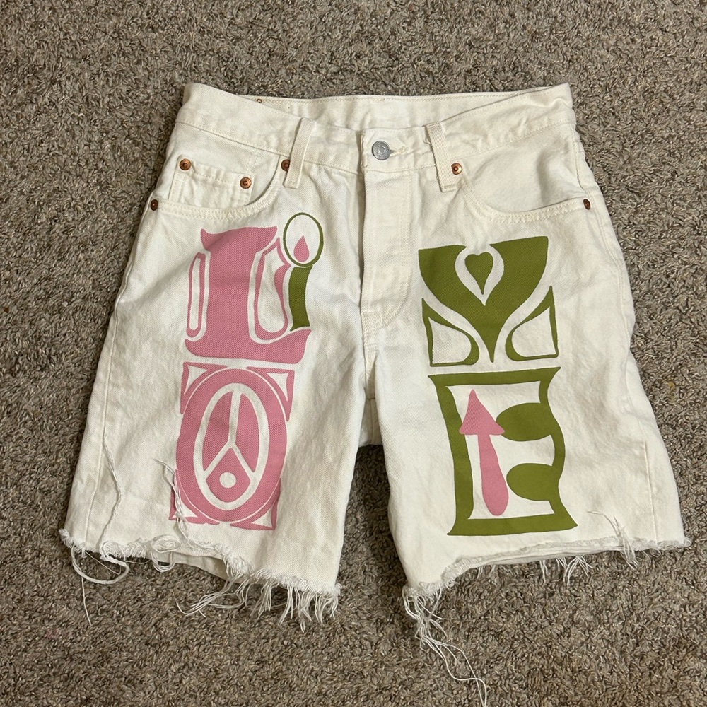 Levi's 90s 501 Short's Birthday Light
Wash Size 24 Women's Cotton Retro Raw Hem